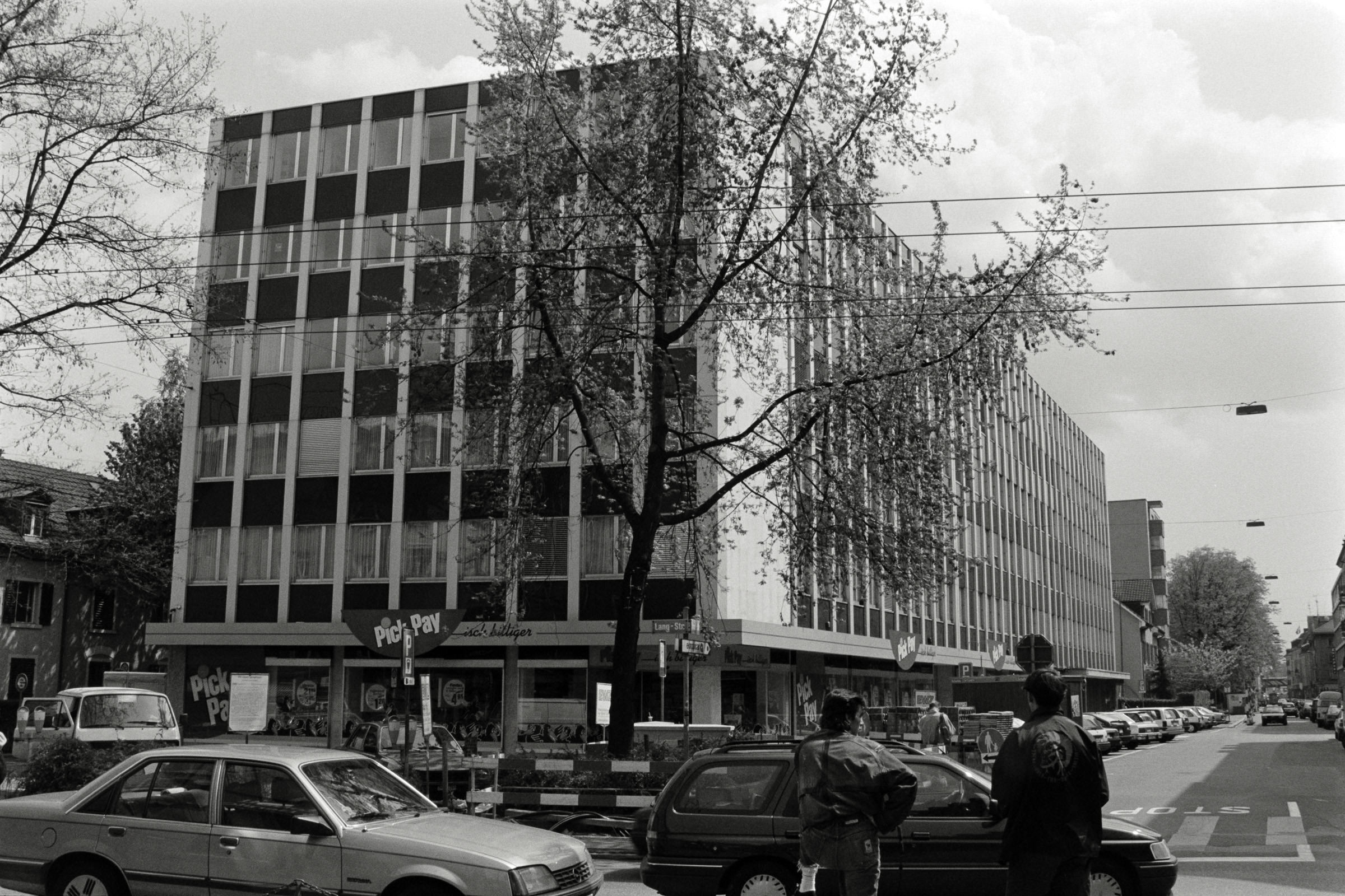 AHP F1992 04 002 sc250507 img18 NLP